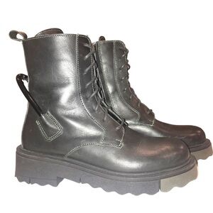 Divine Follie Made in Italy Leather Black Side Zip Combat Boot Woman’s Size 8